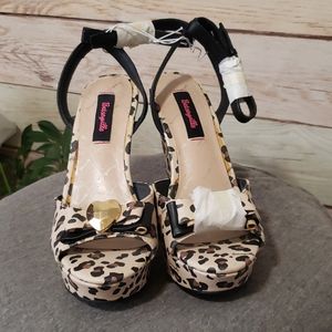 Betseyville Leopard Wedge Size 7